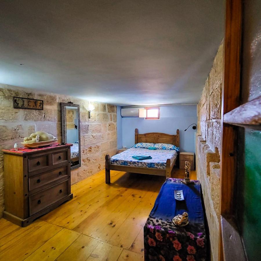 Вилла 1500 Little Pink House In Kalkara Creek Экстерьер фото