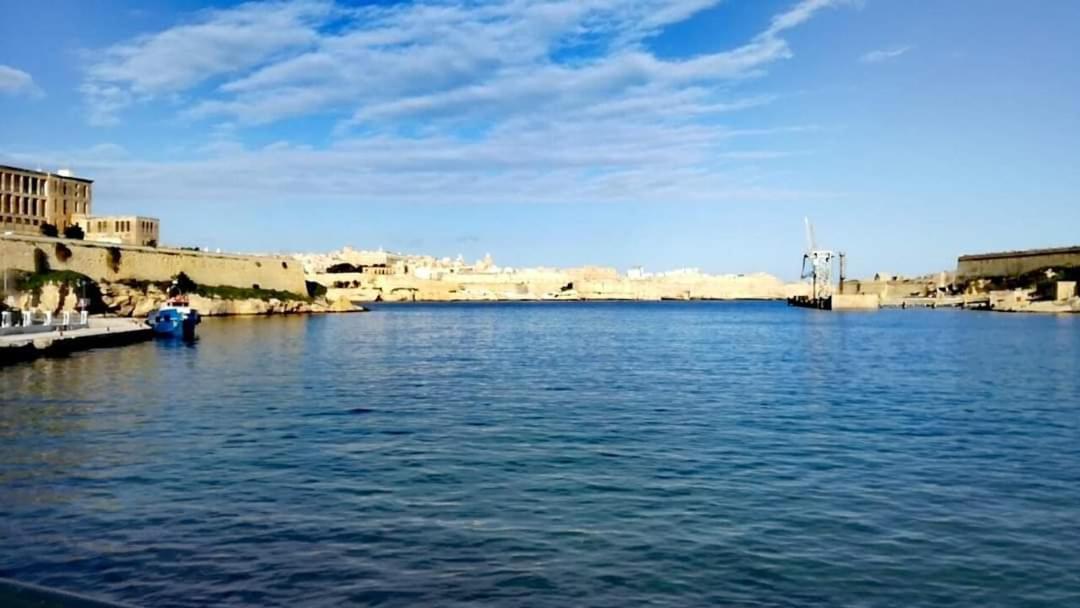 Вилла 1500 Little Pink House In Kalkara Creek Экстерьер фото