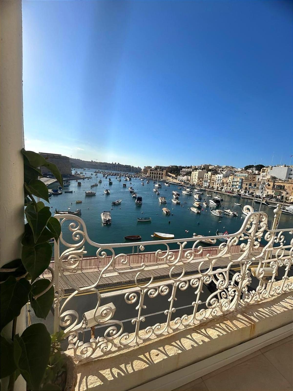 Вилла 1500 Little Pink House In Kalkara Creek Экстерьер фото